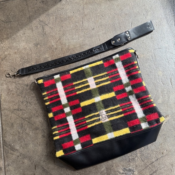 Vivienne Westwood Brand New Bucket Bag w/ Wool and Detachable Strap - Picture 7 of 8